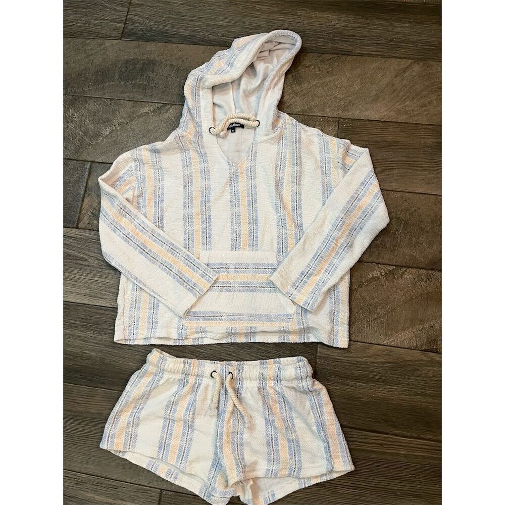 Ocean Wave Women's Striped‎ Hoodie & Shorts Set Multicolor Size M